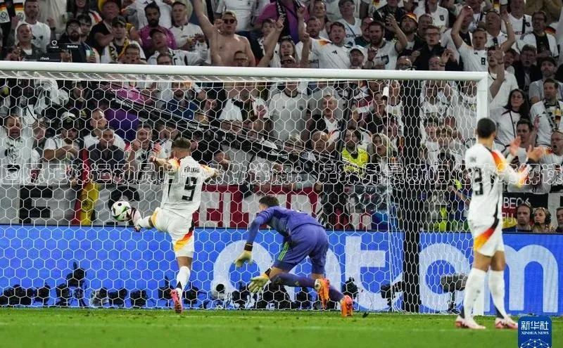 极悦娱乐官网入口下载慧博云通国际足球运动员归化条件详解：足球界最新归化政策解读